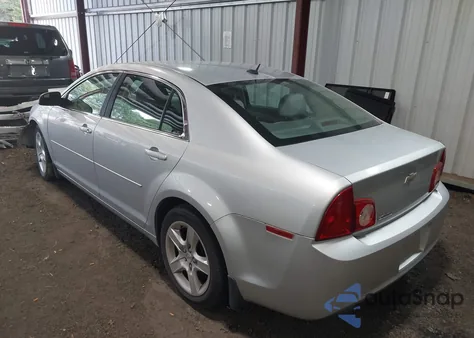 2011 Chevrolet Malibu Ls z USA, uszkodzony, nr VIN 1G1ZB5E11BF123251